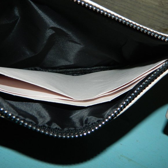 Kendall + Kylie Los Angeles Studio 90012 Small Tan Faux Leather Cosmetic… - Picture 4 of 4